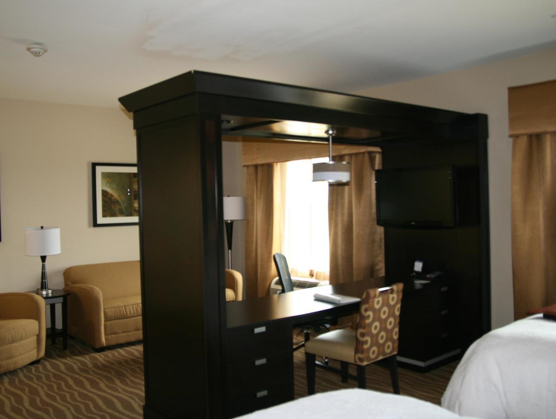 Hampton Inn & Suites Клберн Экстерьер фото