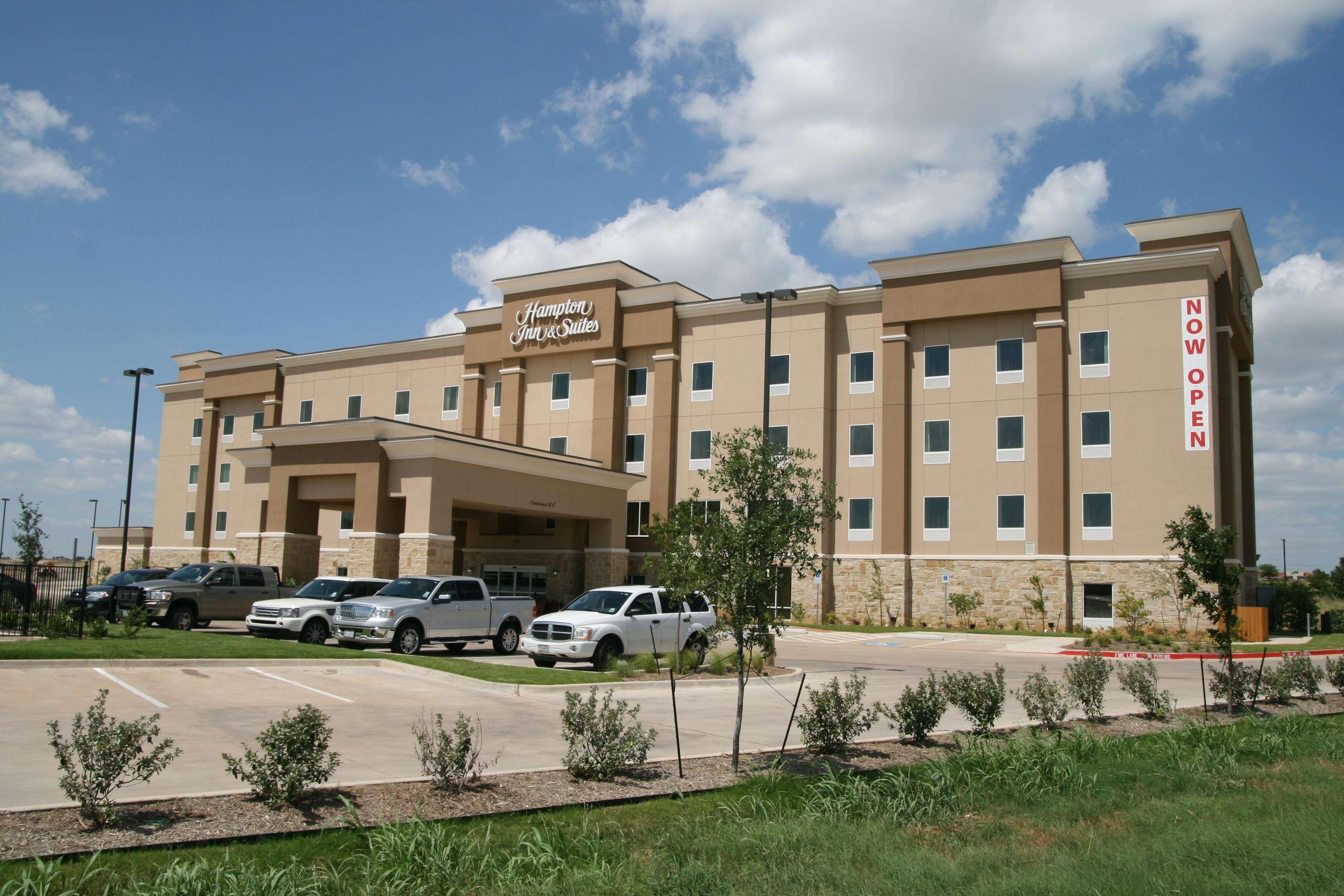 Hampton Inn & Suites Клберн Экстерьер фото