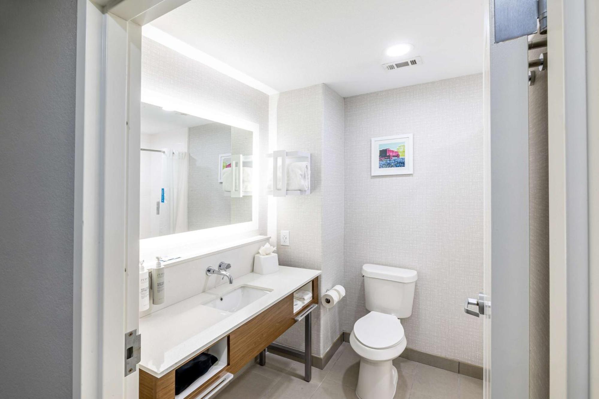 Hampton Inn & Suites Клберн Экстерьер фото