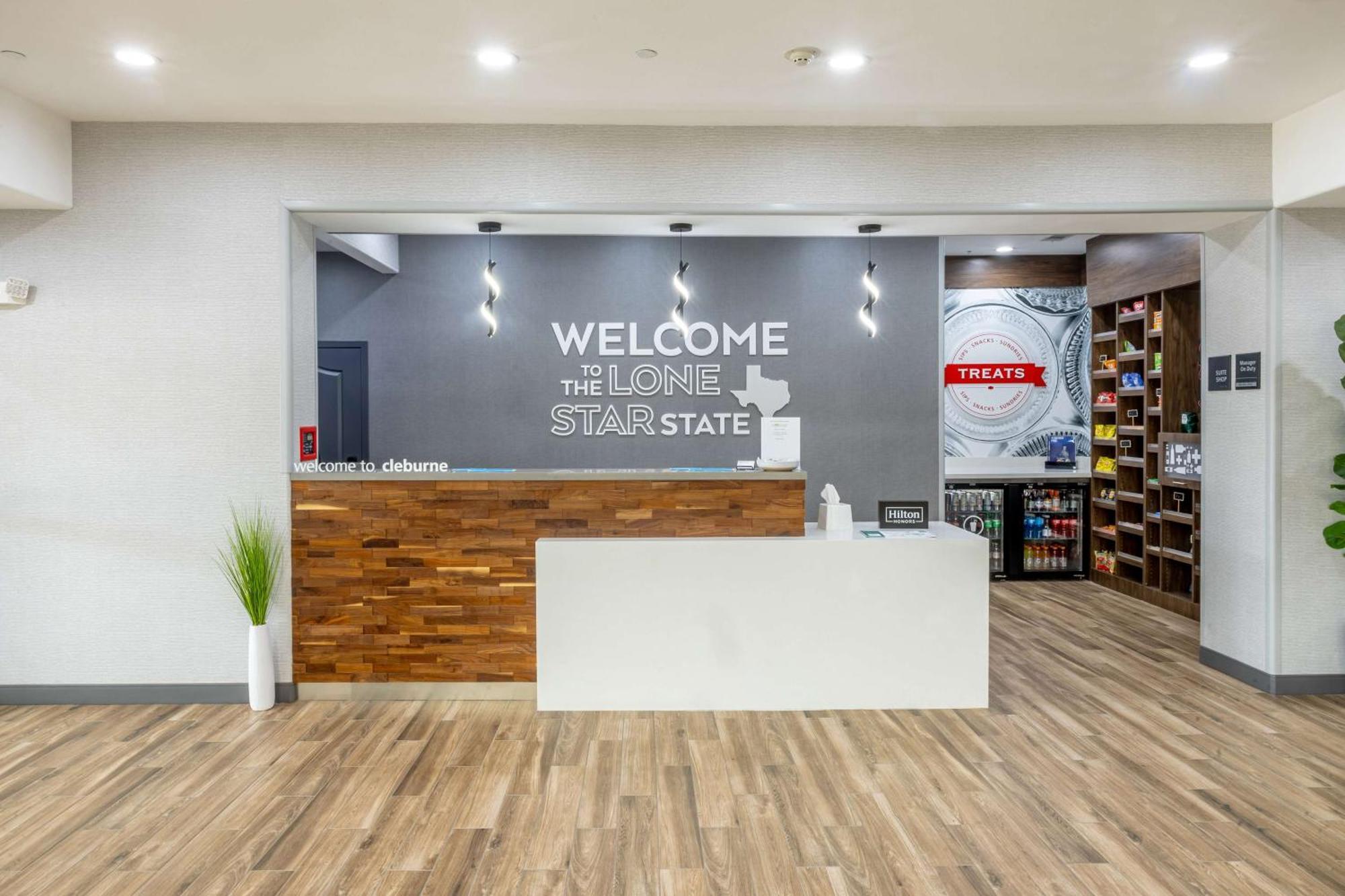 Hampton Inn & Suites Клберн Экстерьер фото